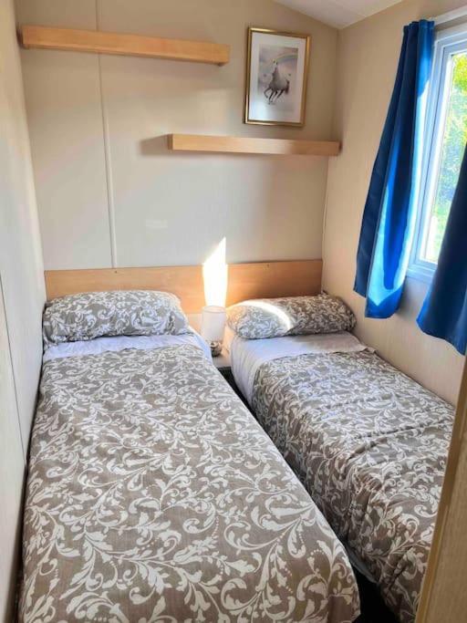 Lola'S Caravan. Your Home Away From Home. Parkeston ภายนอก รูปภาพ
