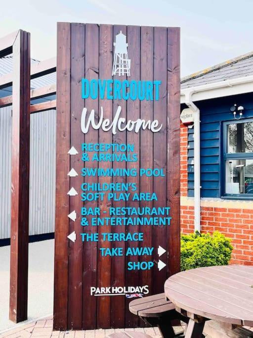 Lola'S Caravan. Your Home Away From Home. Parkeston ภายนอก รูปภาพ